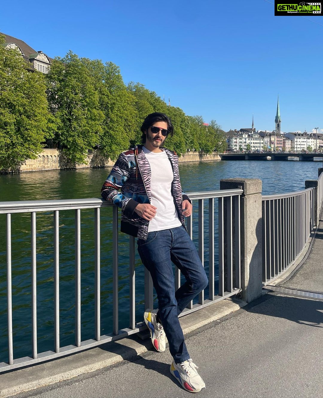 Rohan Mehra Instagram - Just goofing around in Zurich🇨🇭 . #rohanmehra #zurich #switzerland #travel #travelphotography #photography