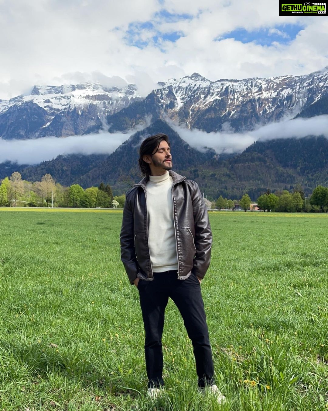 Rohan Mehra Instagram - So divine !! So blissful !! A Mesmerising place π¨π. Beauty as far as your eyes can see π€©. . #rohanmehra #switzerland #travelphotography #interlaken #travel #instagood Interlaken, Switzerland