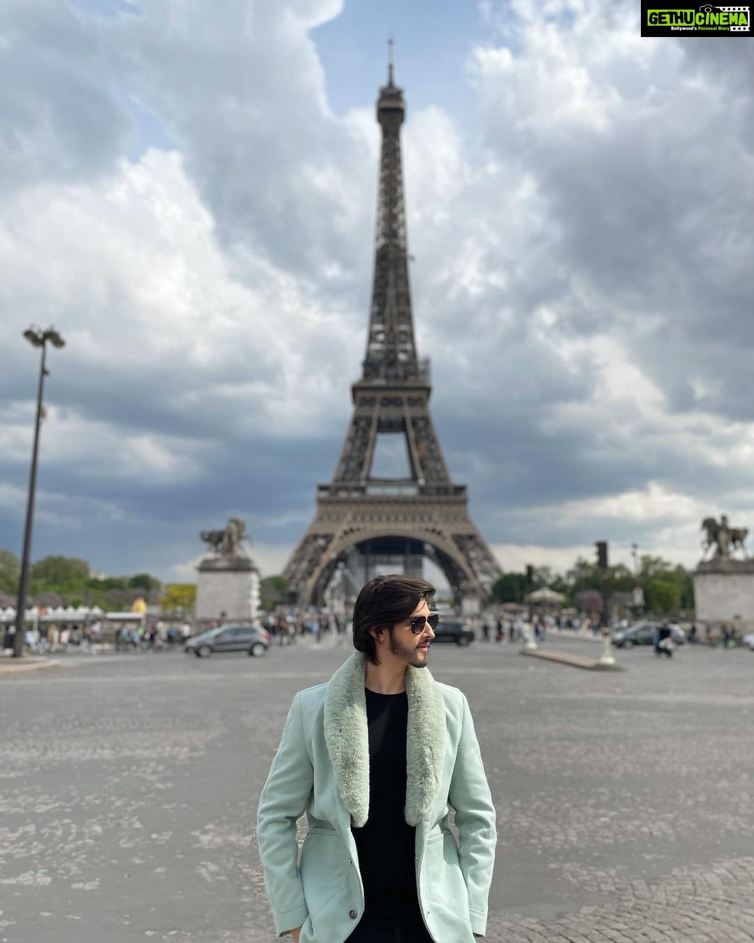 Rohan Mehra Instagram - Hello 👋 from Paris 🇫🇷 . #rohanmehra #paris #france #eiffeltower Eiffel Tower, Paris, France