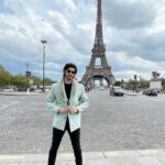 Rohan Mehra Instagram - Hello 👋 from Paris 🇫🇷 . #rohanmehra #paris #france #eiffeltower Eiffel Tower, Paris, France