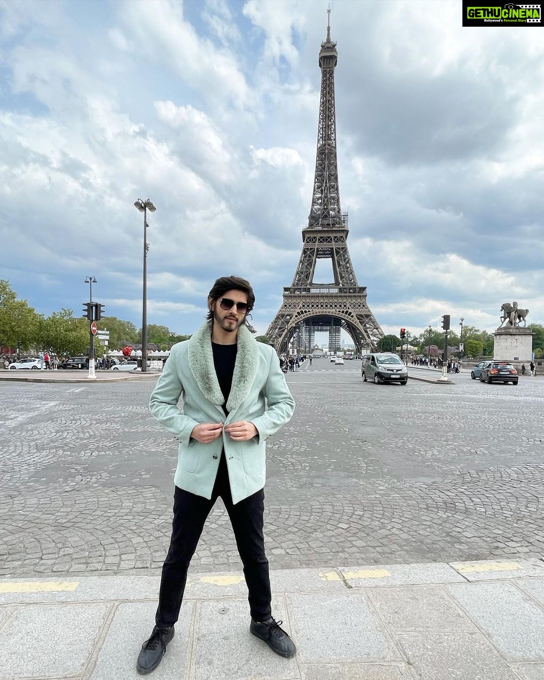 Rohan Mehra Instagram - Hello 👋 from Paris 🇫🇷 . #rohanmehra #paris #france #eiffeltower Eiffel Tower, Paris, France