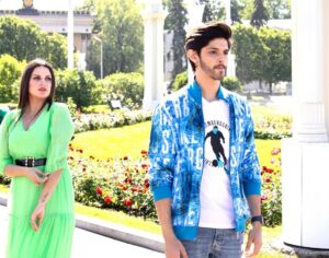 Rohan Mehra Instagram - I don’t understand girls.. Khud ladti hain or khud hi naraz hoti hain 🤪@iamhimanshikhurana 
Aakad coming soon 😉 

#behindthescenes of the most awaited song #aakad ❤️ 

@officialsimarsethi 
@rvsinghmusic
@jus.keys
@vindernathumajra 
@amarpreetchhabra
@ferozskhan
@sumeetsinghm 
@unisysinfosolutions 
@sagamusic