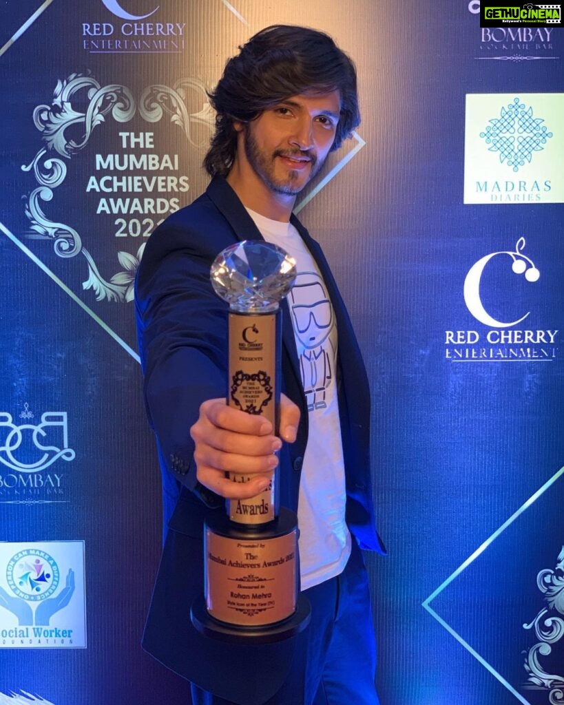 Rohan Mehra Instagram - Truly honoured to receive the Mumbai Achievers Award for being the Style Icon🏆.Thanking each one of you for your love and support!