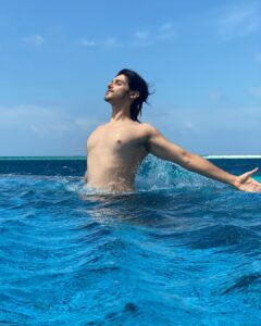 Rohan Mehra Instagram - Hello from Maldives 🇲🇻 
.
.
.
@fushifaru @wanderxo_ 
#fushifaru #fushifarumaldives
#feelingfantastic
#chicboutique
#Funinthesun
#maldives