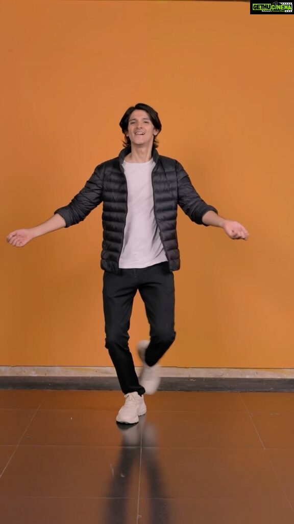 Rohan Mehra Instagram - #collaboration with @royalstagliveitlarge This ICC Men’s #T20WorldCup, don your India colours, put on your dancing shoes and groove to the beats of the official #RoyalStag #InItToWinIt anthem. I’m joining the celebration with @mj5_official and you can too! Just share your reels grooving to the anthem and cheering for the Indian Team💙 and you stand a chance to watch the T20 World Cup Live in UAE. Let’s get groovin’ 🕺🏻🕺🏻 @icc @t20worldcup *T&C apply. #ad @sunidhichauhan5 @jassie.gill