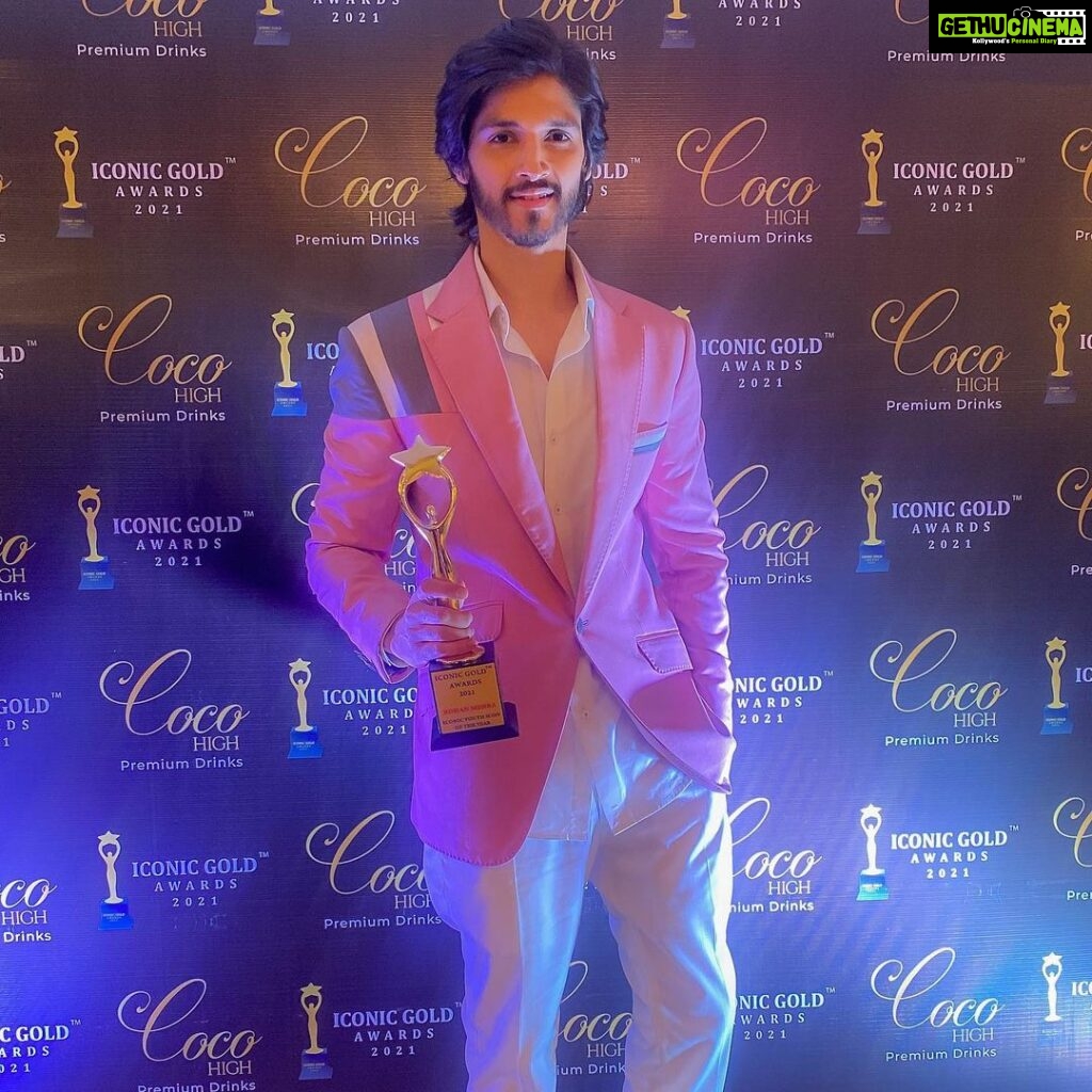Rohan Mehra Instagram - Truly honoured to receive the Iconic Gold Award for being a youth Icon. Thanking each one of you for your love and support! . . . Outfit by @gargee_designers
