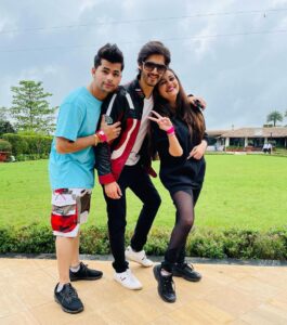 Rohan Mehra Instagram - Squad goals 😎 
@thesiddharthnigam @mridul.meena17 @vaishnavi_rao5