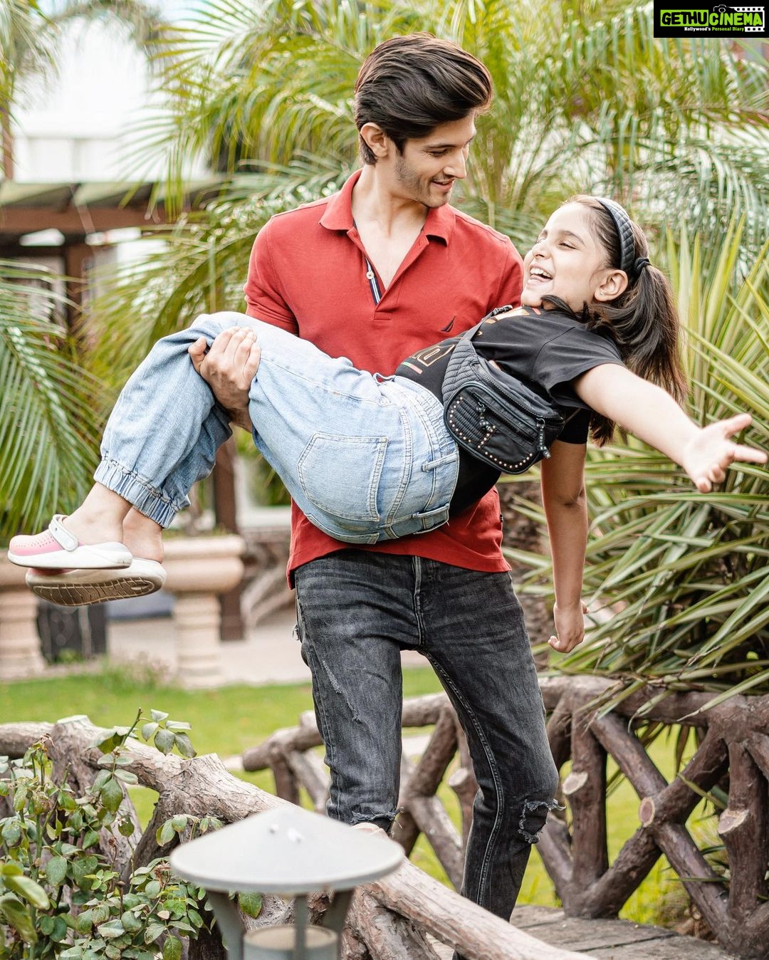 Rohan Mehra - 78.4K Likes - Happiness is seeing you smile 😃❤️ @dramaqueennk
#niecelove❤️ #rohanmehra #naishakhanna
.
.
.
📸 @that_clicker
Edited by @haroon_ali15