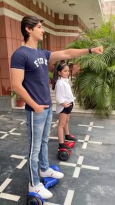 Rohan Mehra Instagram - This trend ❤️😎
#reels #reelsinstagram #reelitfeelit #rohanmehra #niece #niecelove❤️ @dramaqueennk