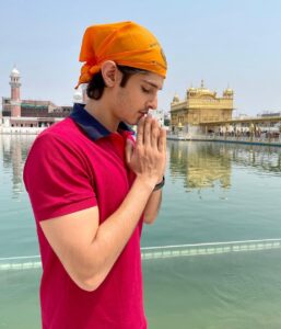 Rohan Mehra Instagram - 11.11 - Make A Wish 💫 
#waheguru #wahegurumeharkare🙏 
#Goldentemple #feelingblessed 😇