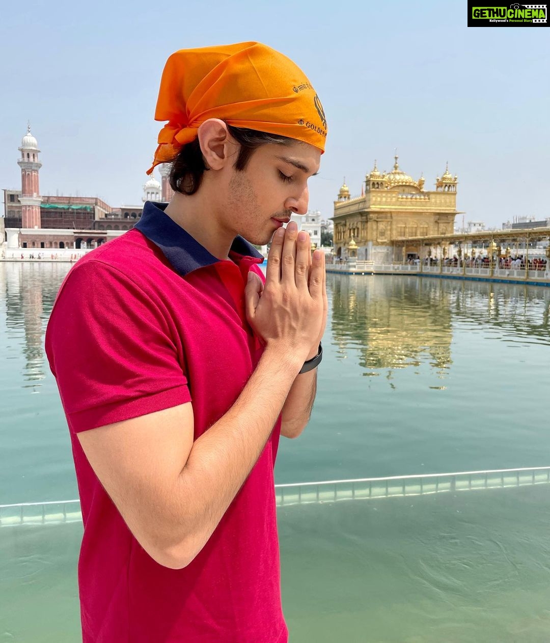 Rohan Mehra - 79.3K Likes - 11.11 - Make A Wish 💫
#waheguru #wahegurumeharkare🙏
#Goldentemple #feelingblessed 😇