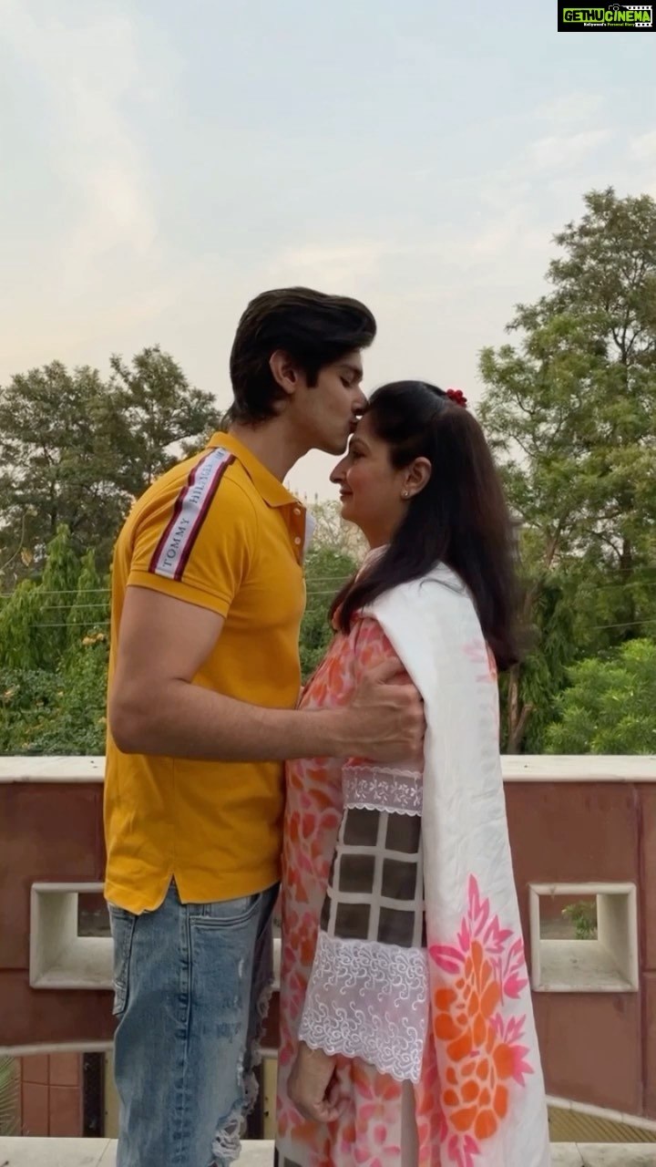 Rohan Mehra - 83.7K Likes - Mom, you have always been there for me. There is no way I could ever fully express my gratitude for all you have done for me. I love you ❤️. Happy Mother’s Day @rashmi6085 😇
#rohanmehra #happymothersday #reelsinstagram #reelitfeelit #runaway #aurora #aurorarunaway