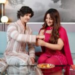 Rohan Mehra Instagram - Dear Behna This Rakhi, I am signing up to handle your tantrums and your nakhra for a thousand lifetimes! Kyunki phoolan ka taaron ka sabka kehna hai, Ek hazaron mein meri behna hai. But, Kabhi bhi, if you feel that something is not alright, I’ll fix it in a moment. I promise. I promise. The bond we share is my biggest treasure. Here’s to being there for each other…Every single moment! @ashnoorkaur ❤️🧿 . . Styled by @roshni0819 Outfit @dapperanddare.in