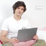 Rohan Mehra Instagram - My new go-to show for pumping up my spirit is none other than #ShoorveerOnHotstar . Bahot time baad aise ek dil ko chu lene wala show dekha. Kya jazba hai yaar humare armed forces ka! Chills! Creating a concept of getting all 3 forces together and nailing it the way they have done with Shoorveer surely deservers a round of applause. Big shout out to the creators for showcasing the aerial combats with such authenticity!! Congratulations team! You’ll have won our hearts for sure!! . Go check out how a wild card can turn into a trump card like I said only on @disneyplushotstar @reginaacassandraa @armaanralhan @aadilkhanitis @makaranddeshpandeofficial @chaudhari_manish #AD