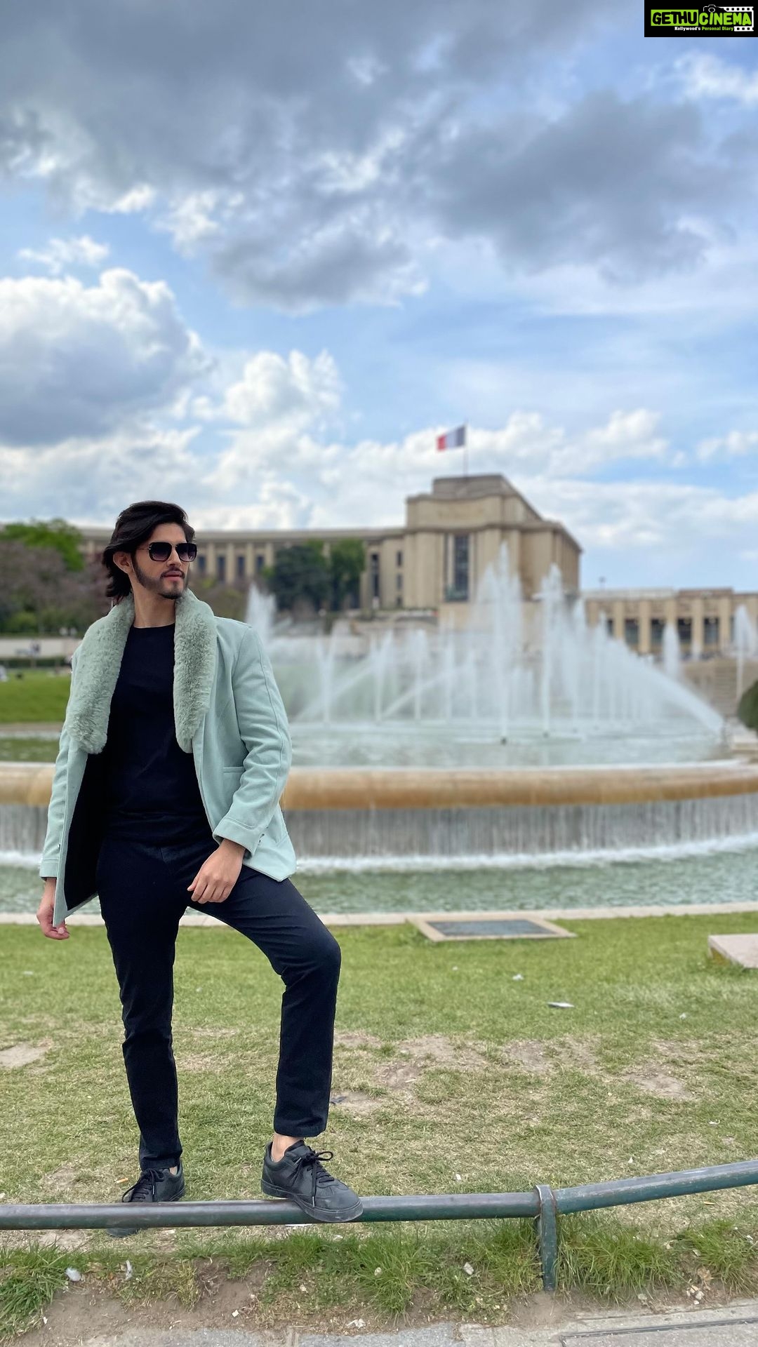 Rohan Mehra - 47.8K Likes - It feels good to be lost in the right direction 😉
.
#switzerland#rohanmehra#traveleurope#explore#explorepage#travelling#effieltower#interlaken#titlis#beautifuldestinations#zurich