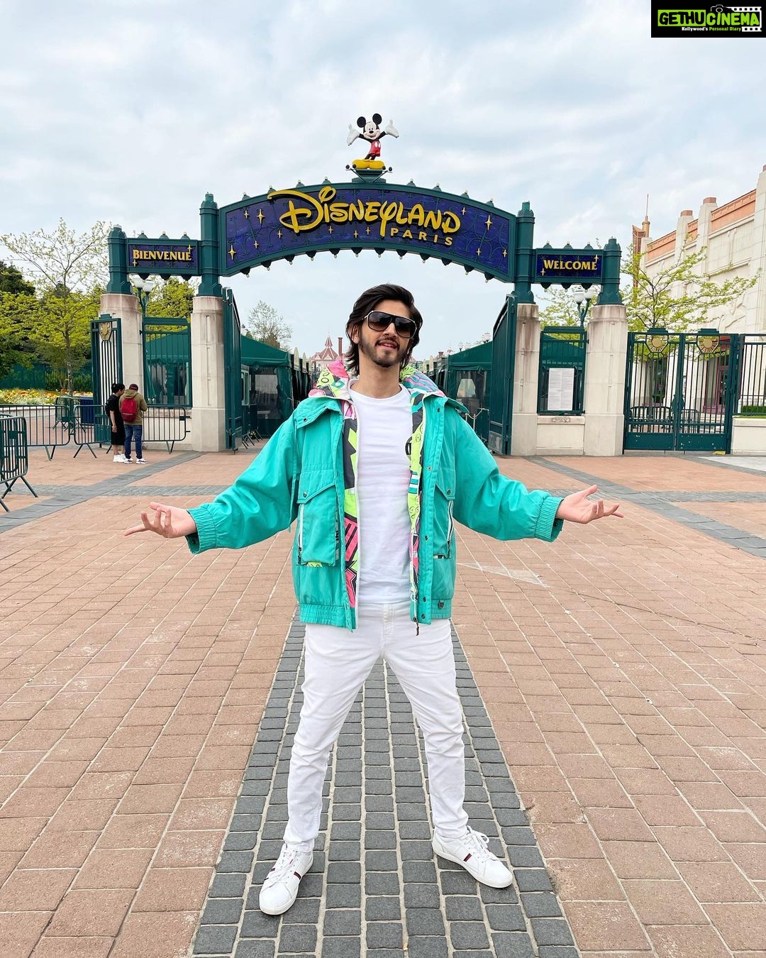 Rohan Mehra Instagram - Disneyland Paris it is 🤍 . #rohanmehra #disney #disneyland #travel #paris #france