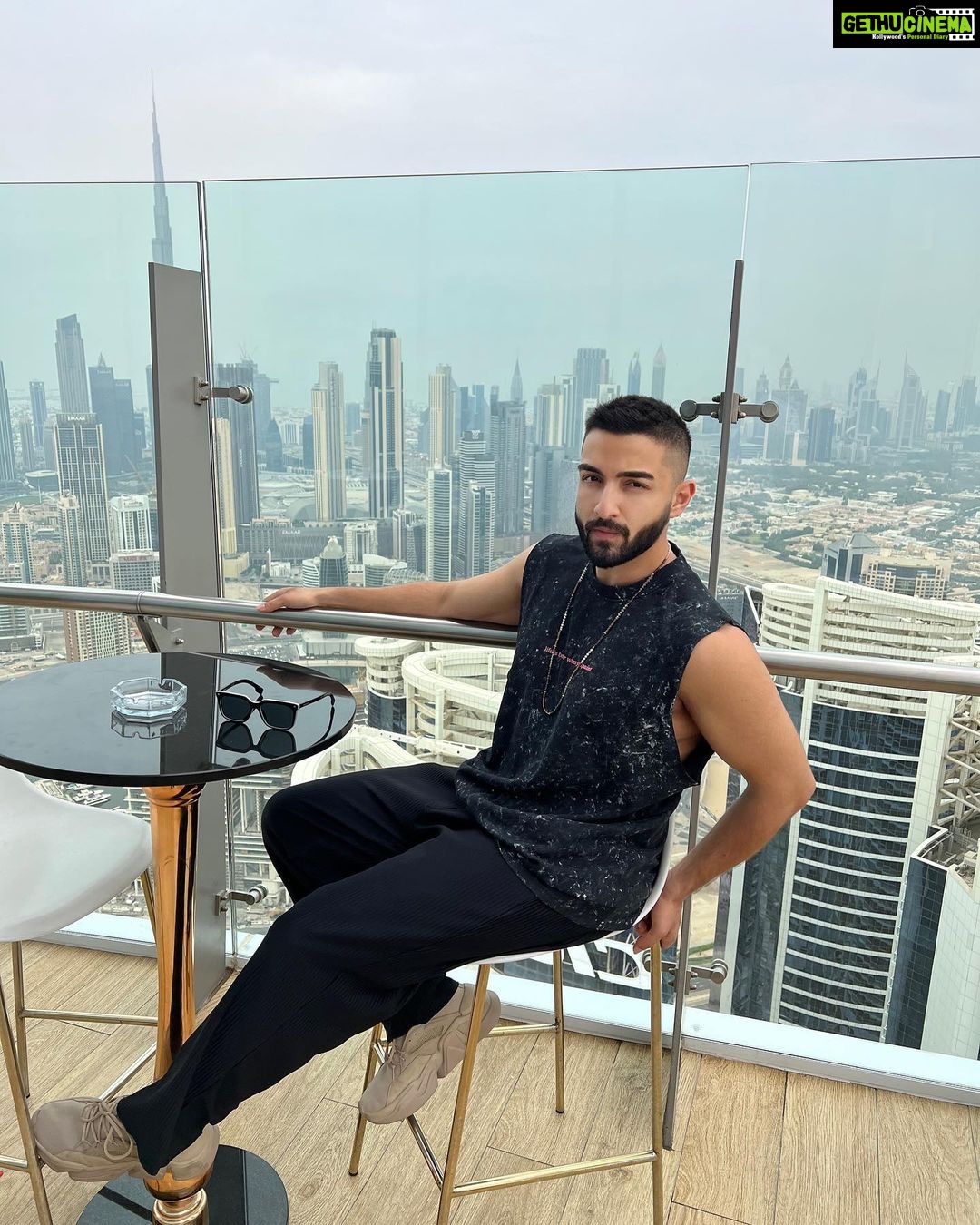 Rohit Suchanti Instagram - Hard hu chote, Tere jaisa Maska nhi * SLS Dubai Hotel & Residences
