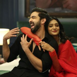 Rohit Suchanti Instagram - Happy Birthday Khare ❤️ 
Nhi Samjh aaraha kya Likhu , agar likh Diya toh Ro-dunga🥹😅
Just wanna say a big thank you for making my life easy and my scenes easier and better ❤️ Forever grateful for you !! Hopefully humein iski zaroorat nhi padegi ☕️ ..!! Come back jaldi ☺️❤️ TU BEST HAI MERE BAAD LEKIN❤️🤣