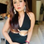 Roopal Tyagi Instagram – All things glittery and sparkly ✨ 🫶🏼 

#myownsunshine #shinebrightlikeadiamond