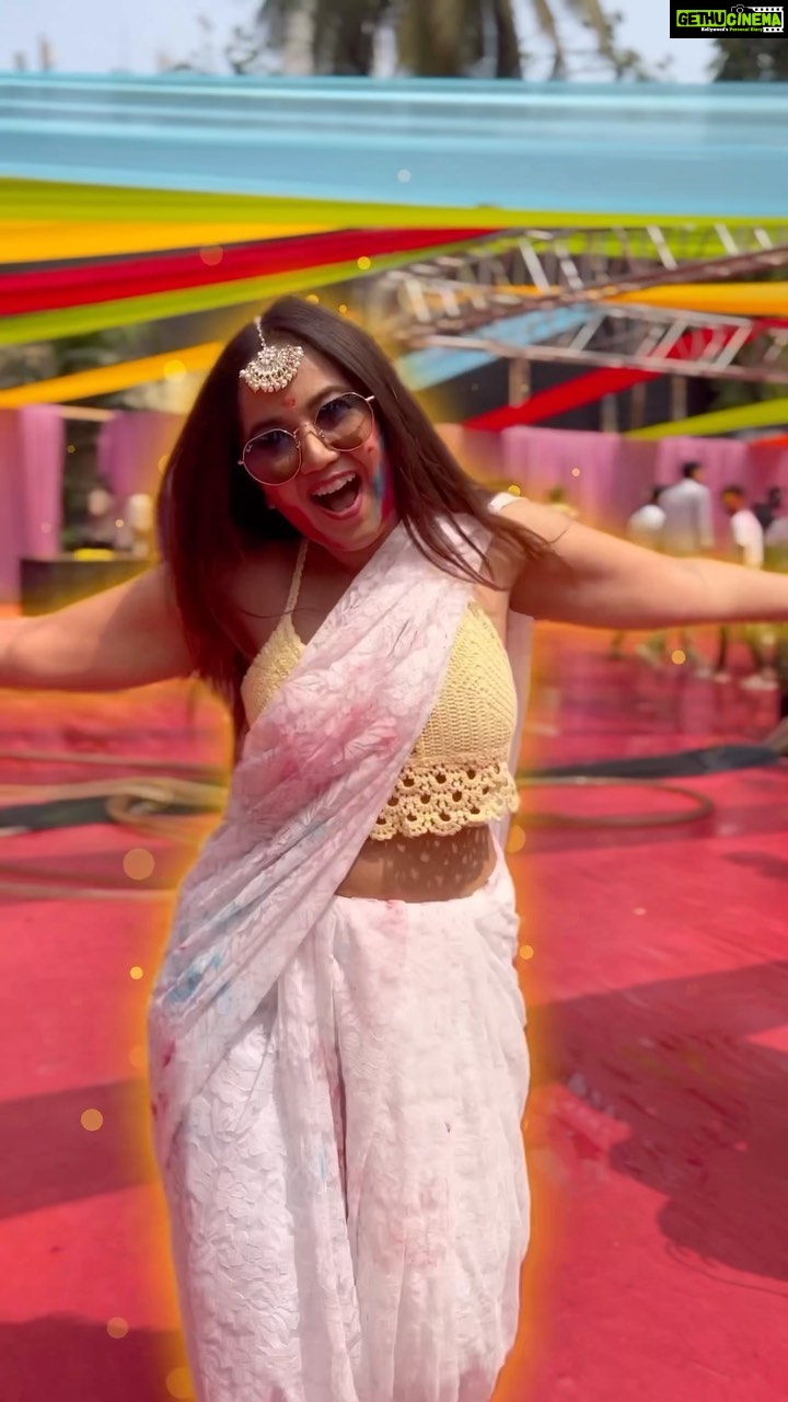 Roopal Tyagi Instagram - Happy Holi ππ§‘πππβ€οΈπ Thank you @harshsoni13 @ashafred_ @niravpsoni @reyaanshvirchadha @rishinakandhari @khyaatikeswaniofficial @ektasd @raymon_kakar @ruchagujarathi24 @nausheenalisardar @asli_salmanshaikh for actually doing this with me π₯° And thanks to everyone who patiently recorded this too ππ₯° love you guys! #happyholi #holimashup #holi2023