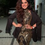 Roopal Tyagi Instagram - 🥳💎 📸 - @tripathijiankit #ootd #sequindress #gold