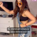 Roopal Tyagi Instagram - Kuch do ghante tak aise hi rehta hai. Baad mein phir motivational video dekhna padhta hai 🤣🫣🥹😅 #motivationalvideos #aftereffects #tensionkaikoleneka