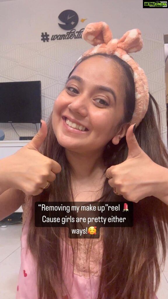 Roopal Tyagi Instagram - #realitycheck #nofilter #nomakeup #noparisfilter You’re pretty.. however you wish to be 🥰 #allgirlsarebeautiful #girlpower