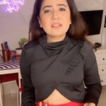 Roopal Tyagi Instagram - Single logon ko kya matlab? 🤣😂 #valentines #singlegirls