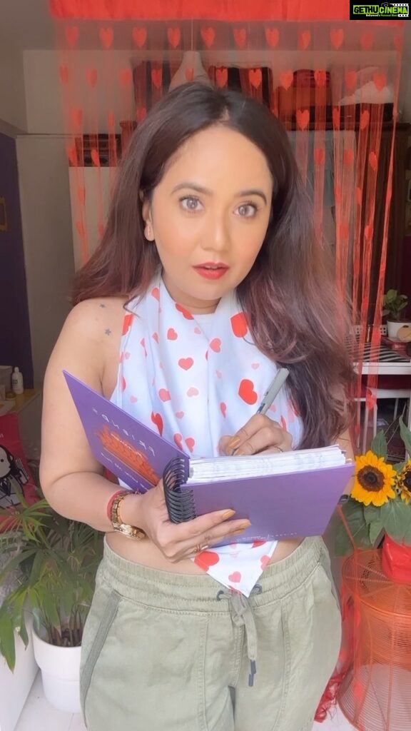 Roopal Tyagi Instagram - February mood! ♥️ 🤍 Heart printed scarf - @april21closet #valentines #february #mood #love #hearts #cuteoutfits #valentinesdayoutfit