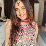 Roopal Tyagi Instagram - 💖✨ DM @april21closet to buy this lehenga! 🛍️ #thriftindia #thriftfinds #indianwear #celebritycloset Mumbai, Maharashtra
