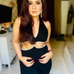 Roopal Tyagi Instagram – All things glittery and sparkly ✨ 🫶🏼 

#myownsunshine #shinebrightlikeadiamond