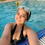 Roopal Tyagi Instagram – Summer is my favourite time! Period! 😄 🏊‍♀️ ☀️ 🥭 

#waterbaby #swim #summervibes