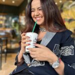 Roopal Tyagi Instagram - #happysunday 🥤🌼