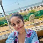 Roopal Tyagi Instagram - ☀️ 🏊‍♀️ 😃 💙 🥭 #photodump