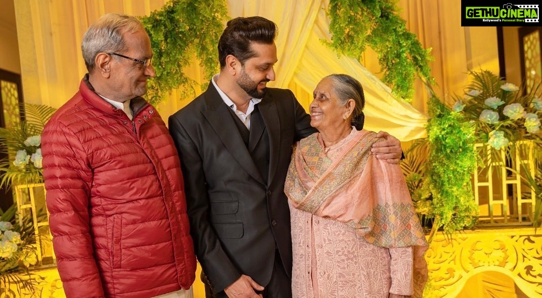Roshan Prince - 2.4K Likes - Most Liked Instagram Photos