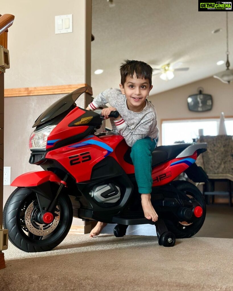 Roshan Prince Instagram - Gaurik’s New Bike @gaurikkaplish ❤️