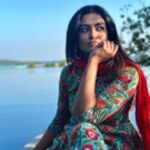 Roshini Haripriyan Instagram - Be your own kind of beautiful ♥️ #selfportrait #roshniharipriyan Chennai, India