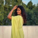 Roshini Haripriyan Instagram - Be your own kind of beautiful ♥️ #selfportrait #roshniharipriyan Chennai, India