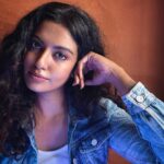 Roshini Haripriyan Instagram - Emerald 💠 Shot by @navin.appu Styled by @paviiiee_08 Outfit @soul__spectrum MUA @kabooki_mua Hairstylist @teamkabooki_mua #roshniharipriyan