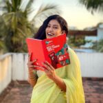 Roshini Haripriyan Instagram - Happy News! இனி உங்க ஜீ திரை SCV’ ல! Tune in to Channel no 67. பார்த்து பார்த்து enjoy பண்ணுங்க! #ZeeThirai #இரத்தத்தில்கலந்ததுசினிமா