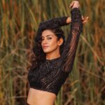 Roshini Haripriyan Instagram - She who leaves a trail of glitter is never forgotten ♥️ Styled by @paviiiee_08 Outfit: @soul__spectrum Photography Team: @shotsbyuv @blackshadowsfotography @sat_narain #roshniharipriyan
