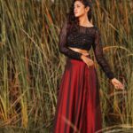 Roshini Haripriyan Instagram - She who leaves a trail of glitter is never forgotten ♥️ Styled by @paviiiee_08 Outfit: @soul__spectrum Photography Team: @shotsbyuv @blackshadowsfotography @sat_narain #roshniharipriyan