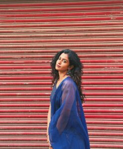 Roshini Haripriyan Instagram - ♥️♥️♥️ #roshniharipriyan #love #black