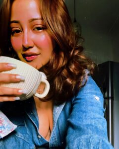Roshmi Banik Instagram - AI wali beautiful ladki…! 😂😜