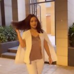 Roshmi Banik Instagram - Nothing shouts DIVINE as WHITE! 💫🤍🪬 . . . #reels #fashion #white #divine #love #ootd #roshmibanik