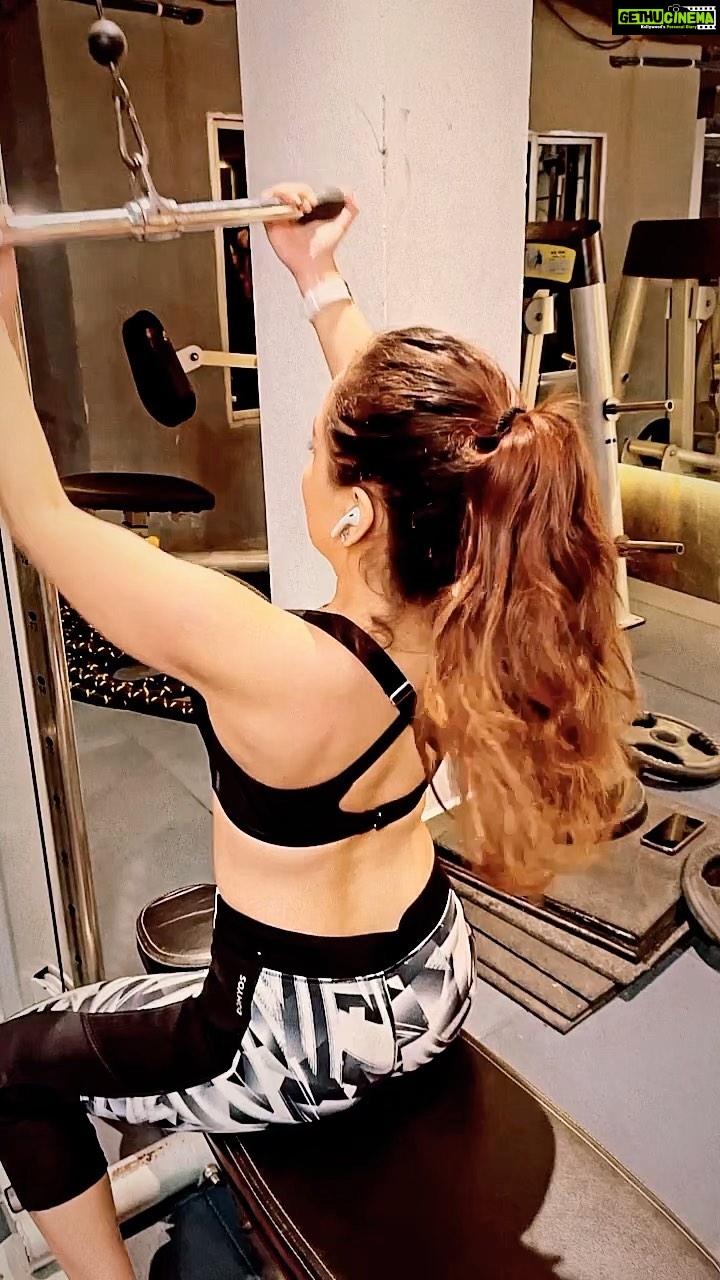 Roshmi Banik - 7.7K Likes - Siblings who train together, conquer together…! 🔥🧿💯 @kaustavbanik
.
.
.
.
#workoutmotivation #gymmotivation #physique #train #intenseworkout #workout #gym #muscle #siblingsgoals #siblings #stayfit #stayhealthy #healthylifestyle #motivation