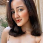Roshmi Banik Instagram - Accept and grow…! 🥂