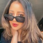 Roshmi Banik Instagram - Gore gore mukhre pe kala kala chashma…! 😎👀 . . #sunday #sundayvibes #weekend