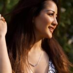 Roshmi Banik Instagram - My mom taught me, “Be there for others, always, but never leave yourself behind.” Thought of sharing this piece of advice with my #roshfam ! . . Hare Krishna 🙏🏻❣️💫 . . . #deep #life #love #live #bekind