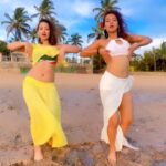 Roshmi Banik Instagram - Apsara mode on with the pretty @roshmibanik 💛🤍 - Shot and edited by @akshayjainofficial ❤️ - #reels #trending #manike #norafatehi #yohani #love #beach #trend #dance #beauty